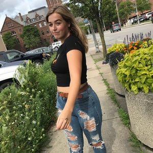 Meet your Posher, Chloe